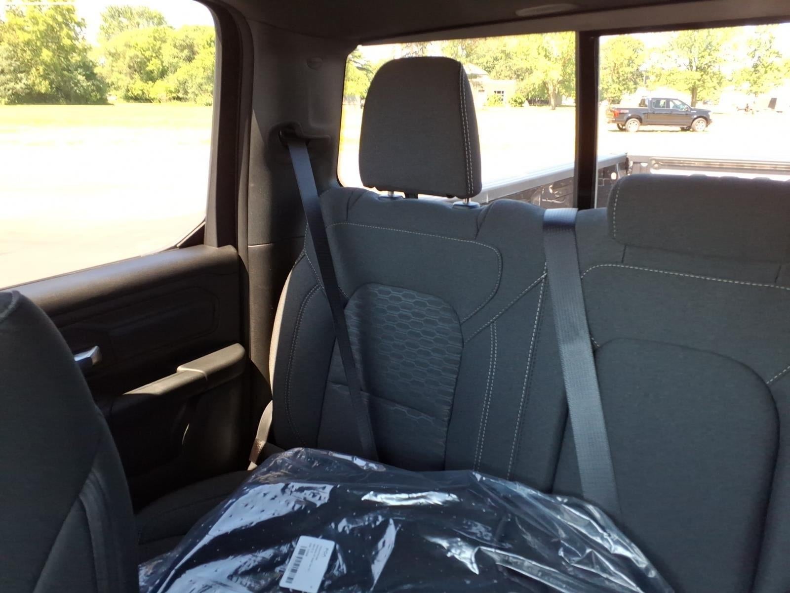 2026 RAM Ram 1500 RAM 1500 EXPRESS QUAD CAB 4X4 6'4' BOX