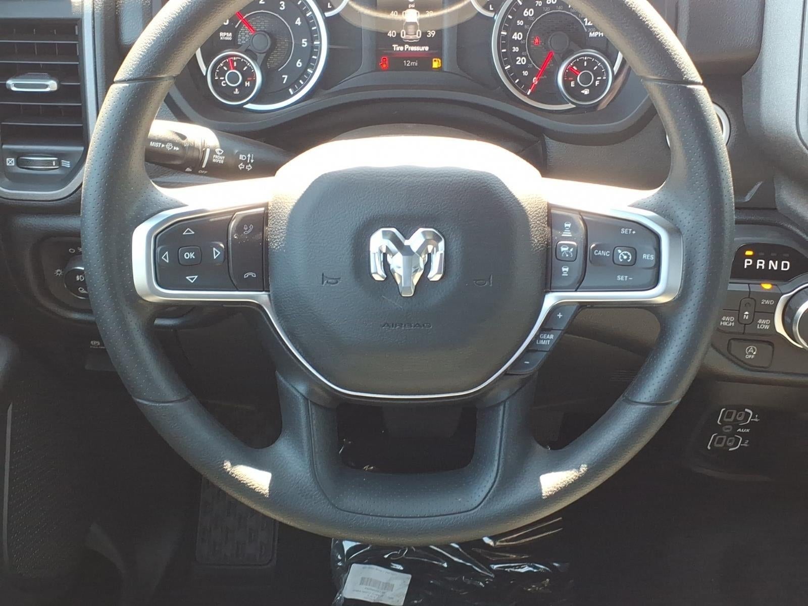 2026 RAM Ram 1500 RAM 1500 EXPRESS QUAD CAB 4X4 6'4' BOX