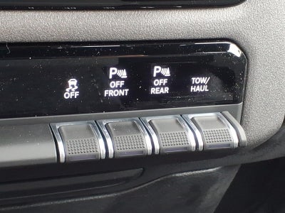 2026 RAM 1500 Express Crew Cab 4x4 5'7' Box