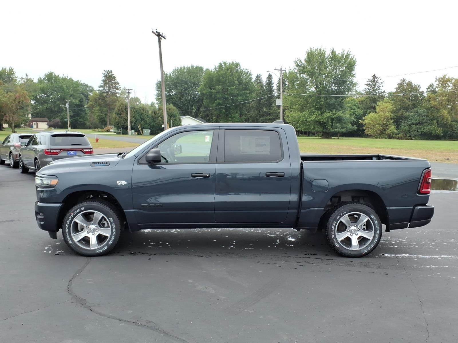 2026 RAM 1500 Express Crew Cab 4x4 5'7' Box
