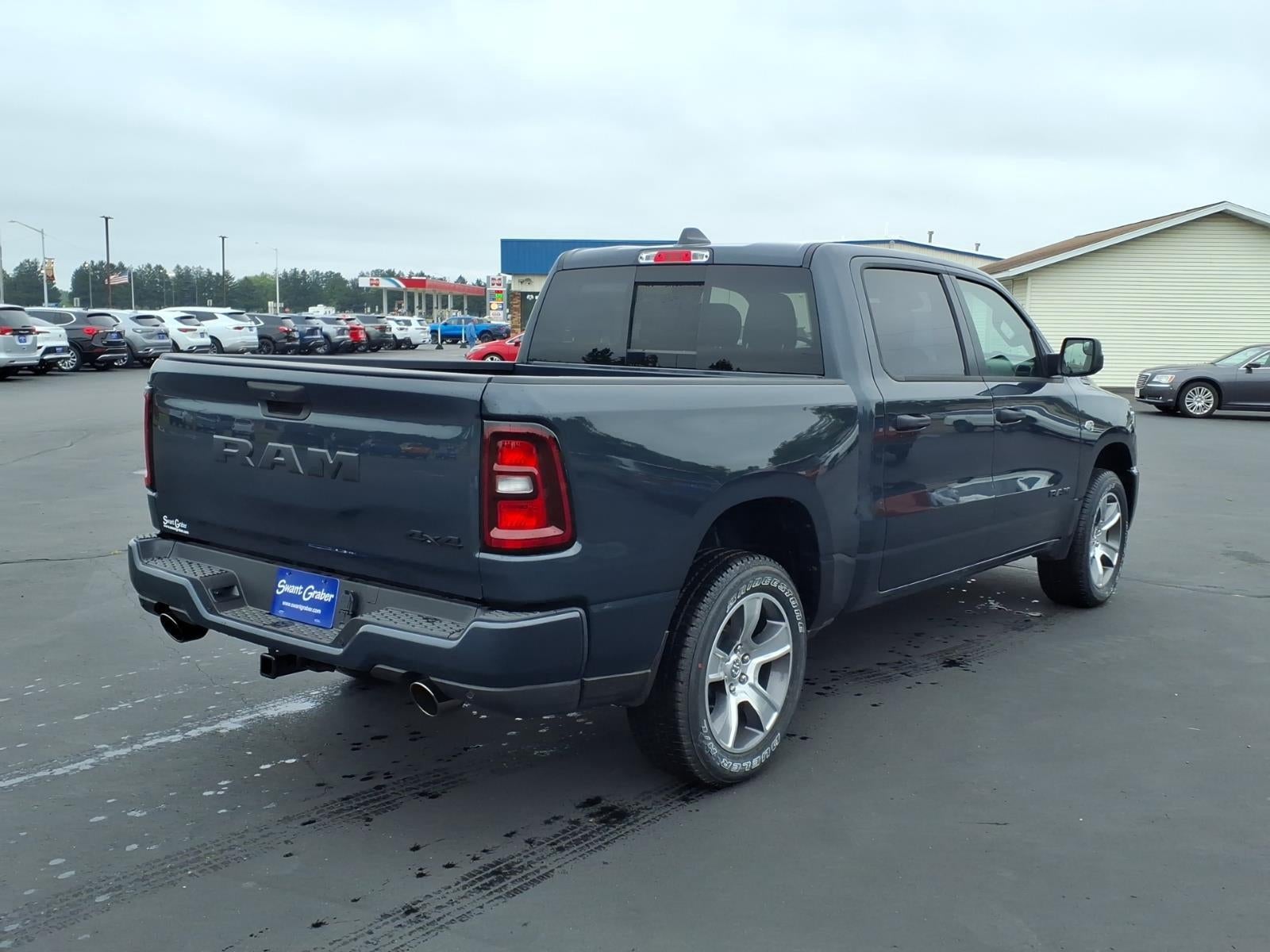 2026 RAM 1500 Express Crew Cab 4x4 5'7' Box