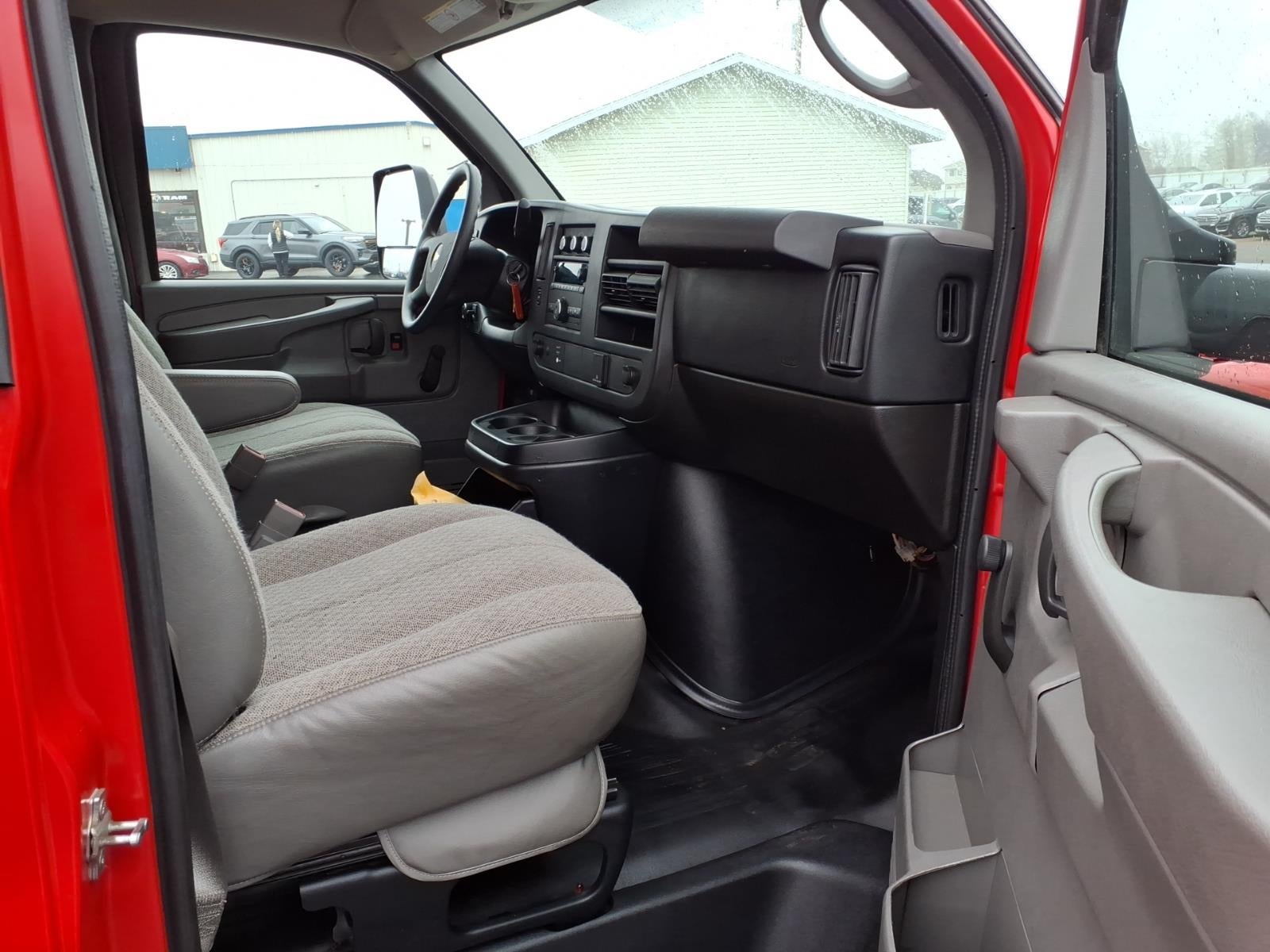 2015 Chevrolet Express Cutaway 4500 BASE