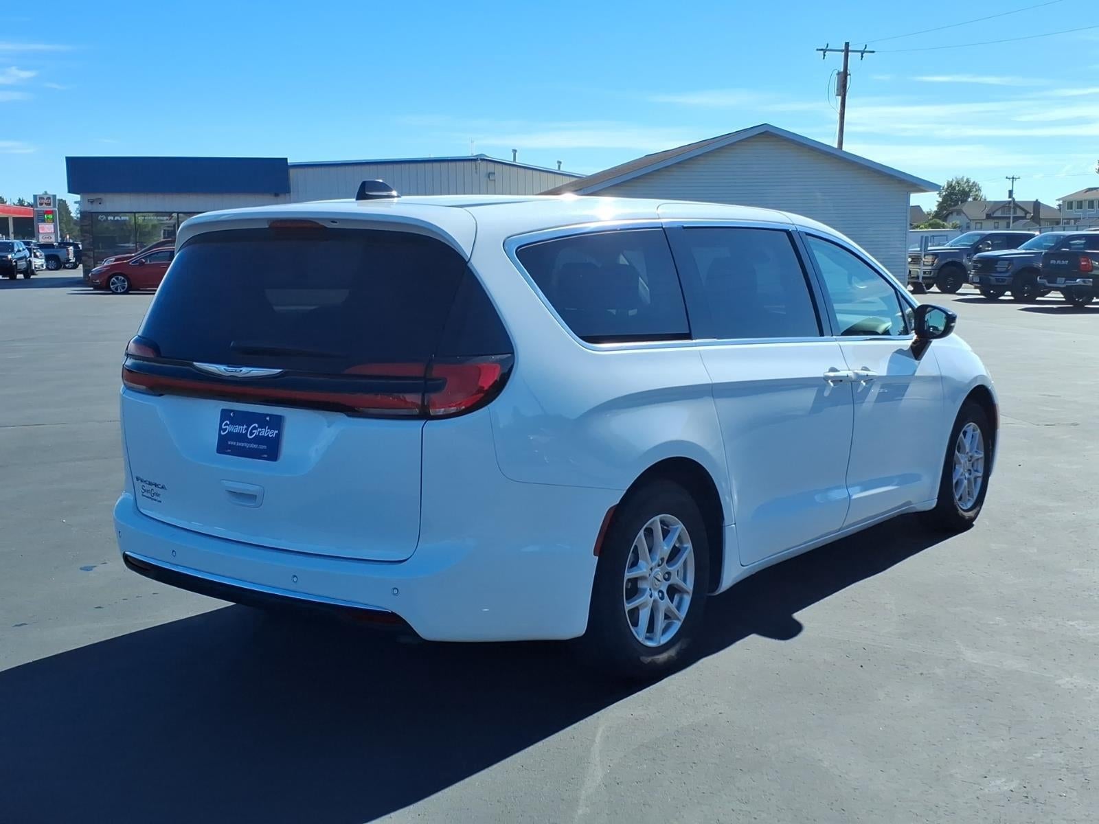 2024 Chrysler Pacifica Touring L
