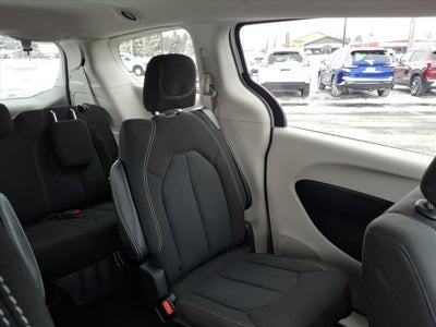 2024 Chrysler Voyager LX